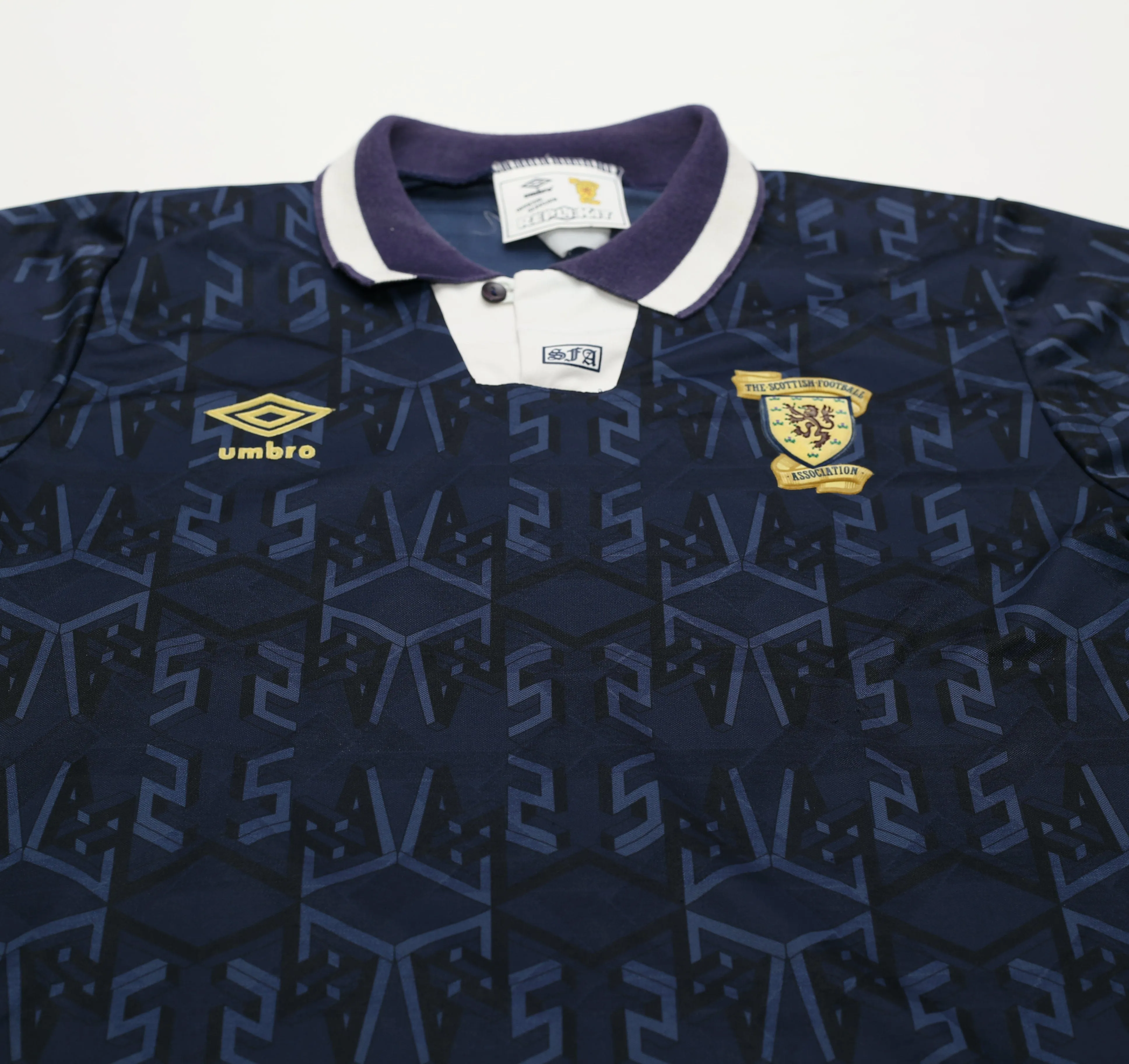 1991/93 SCOTLAND Euro 92 Umbro Home Football Shirt (S)